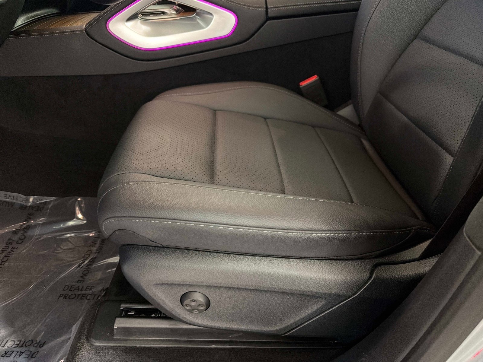 Used 2025 Mercedes-Benz GLE 450 4MATIC w/ Winter Package image 38