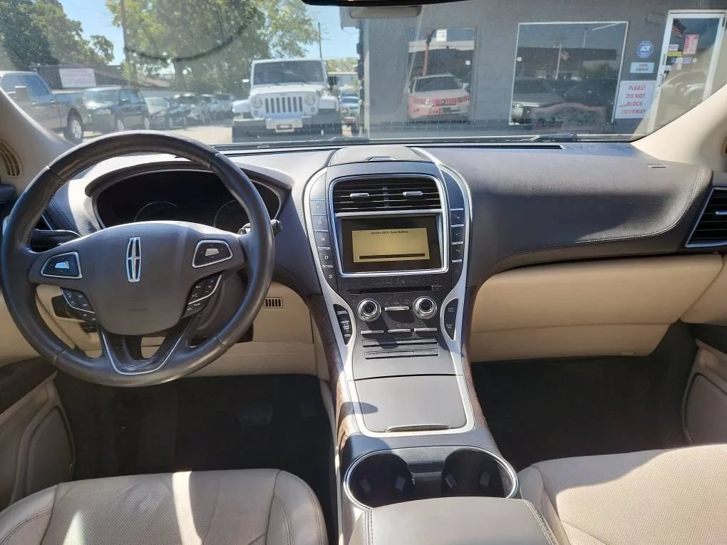 Used 2018 Lincoln MKX Reserve FWD image 16