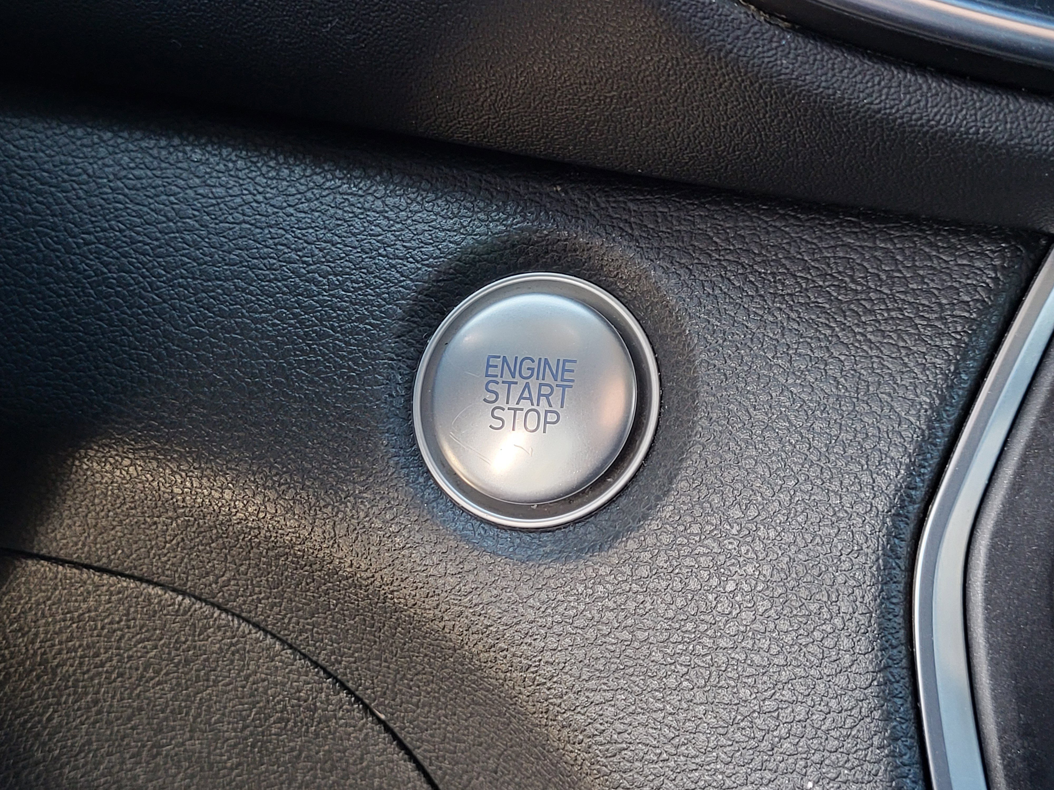 Used 2019 Hyundai Santa Fe SEL image 26