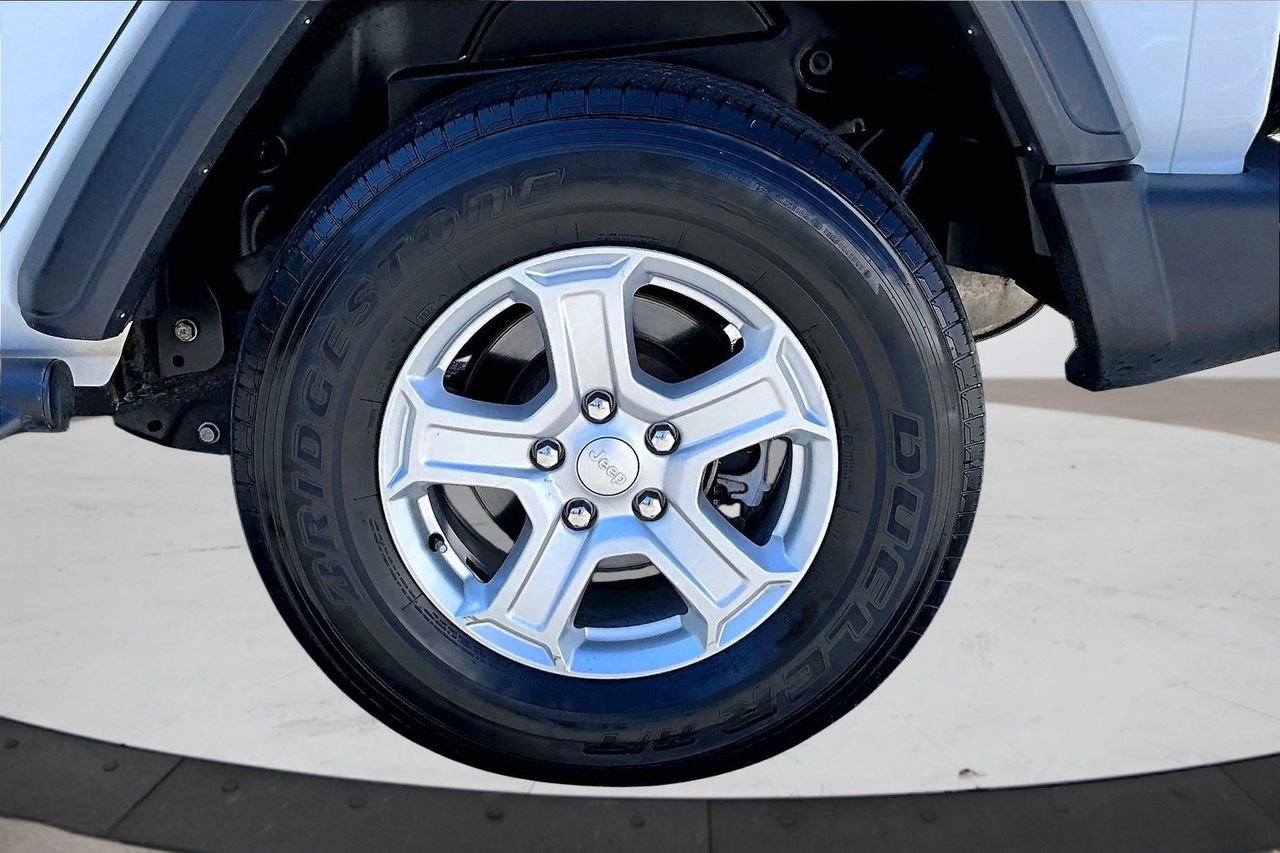 Certified 2018 Jeep Wrangler Unlimited Sport S image 31