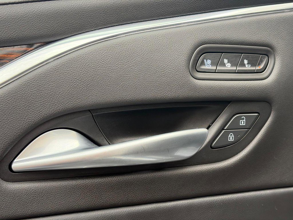 Certified 2023 Cadillac Escalade ESV Premium Luxury image 19