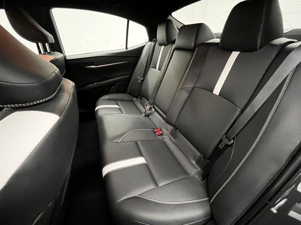 Used 2025 Toyota Camry SE image 30