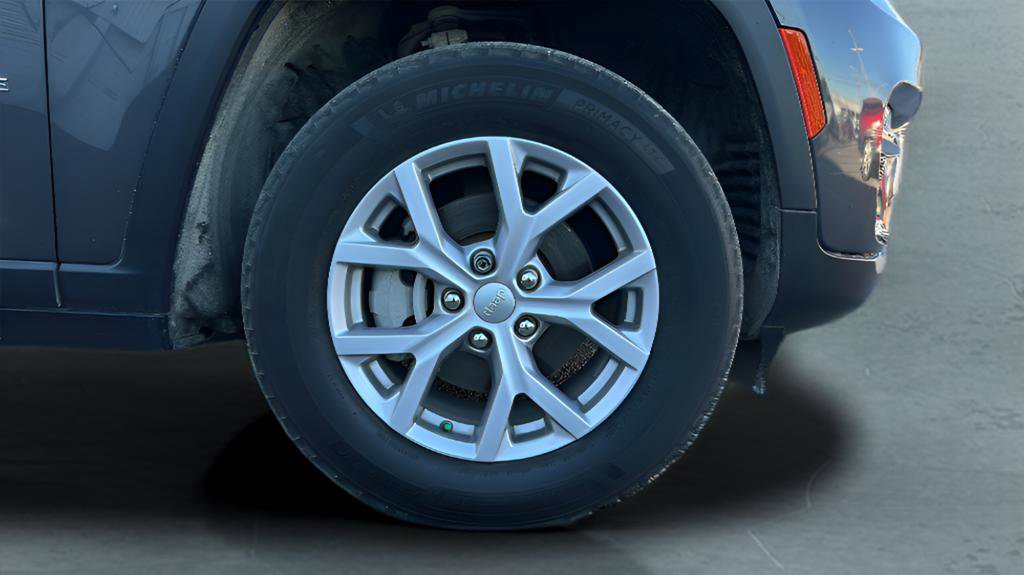 Used 2022 Jeep Grand Cherokee Limited image 37