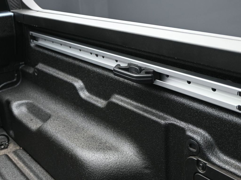 New 2025 Ford Maverick Lariat w/ Black Appearance Package image 13