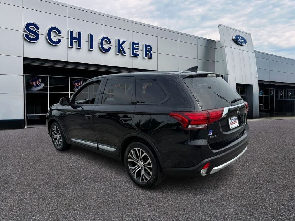 Used 2018 Mitsubishi Outlander SE FWD image 3