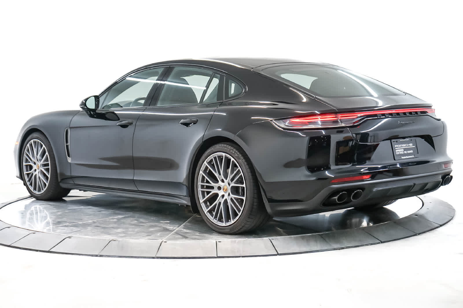 Certified 2023 Porsche Panamera Platinum Edition RWD image 3