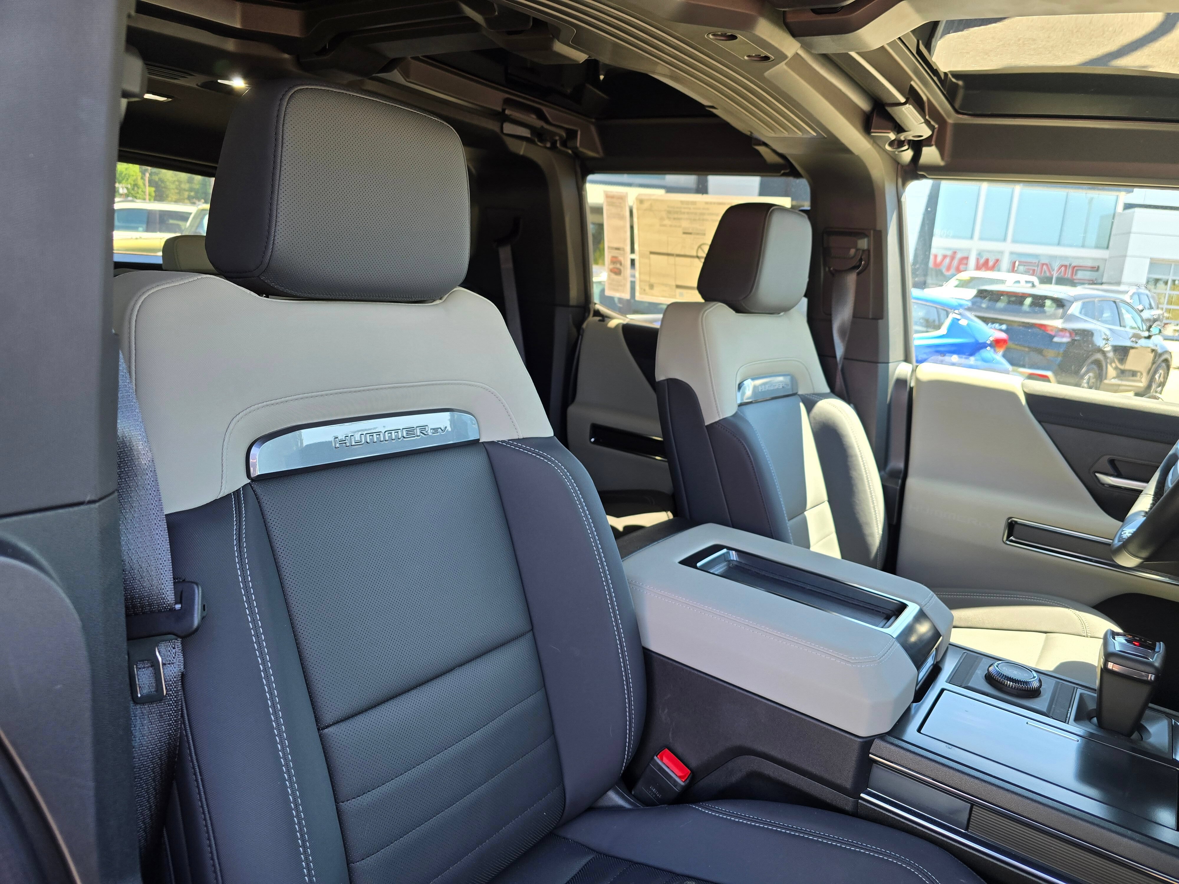 New 2026 GMC Hummer EV SUV w/ LPO, Dark Essentials Package AWD/4WD image 10