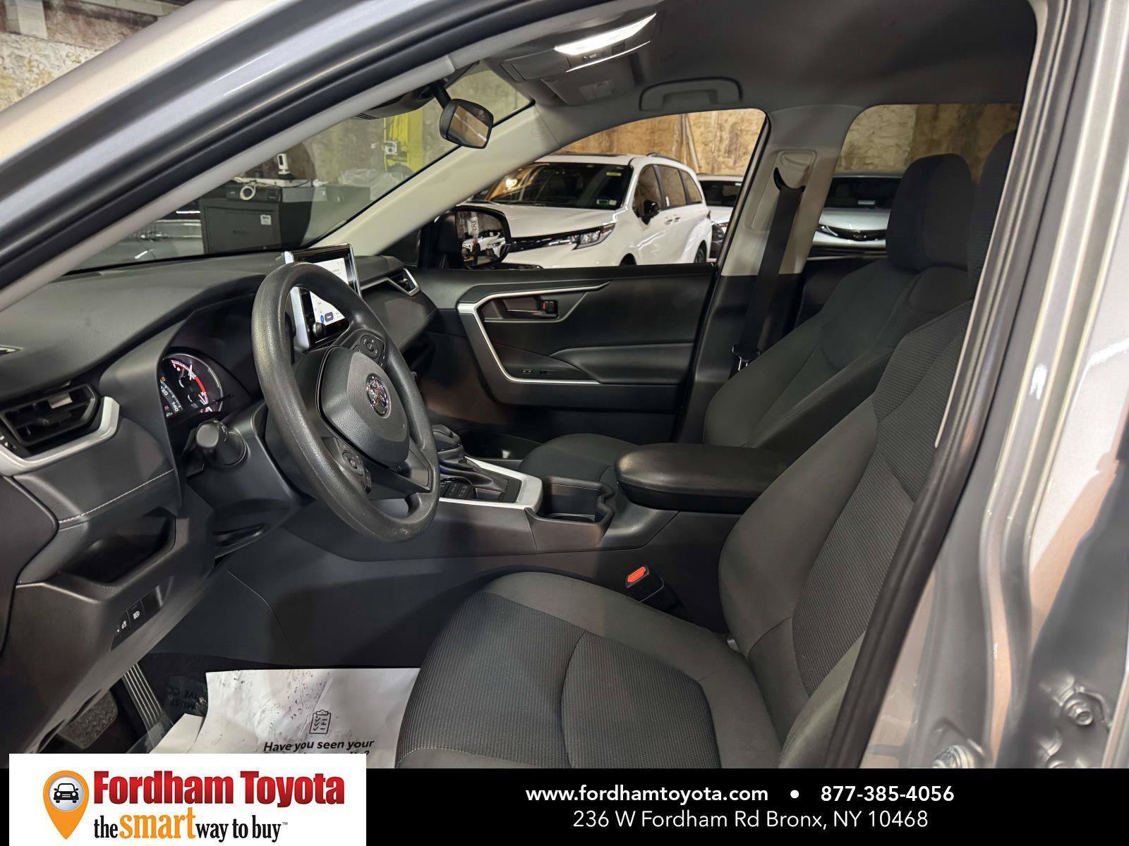 Used 2023 Toyota RAV4 LE AWD/4WD image 17
