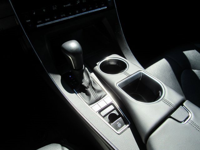 Used 2022 Toyota Avalon Limited image 19