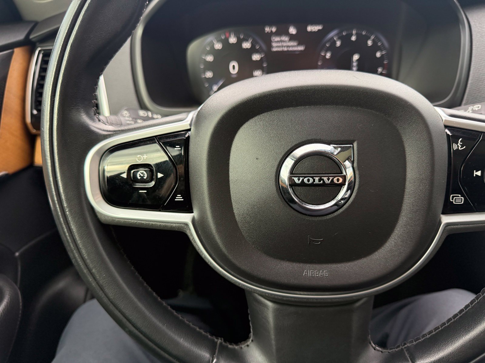 Used 2021 Volvo XC90 T6 Momentum w/ Advanced Package AWD/4WD image 20