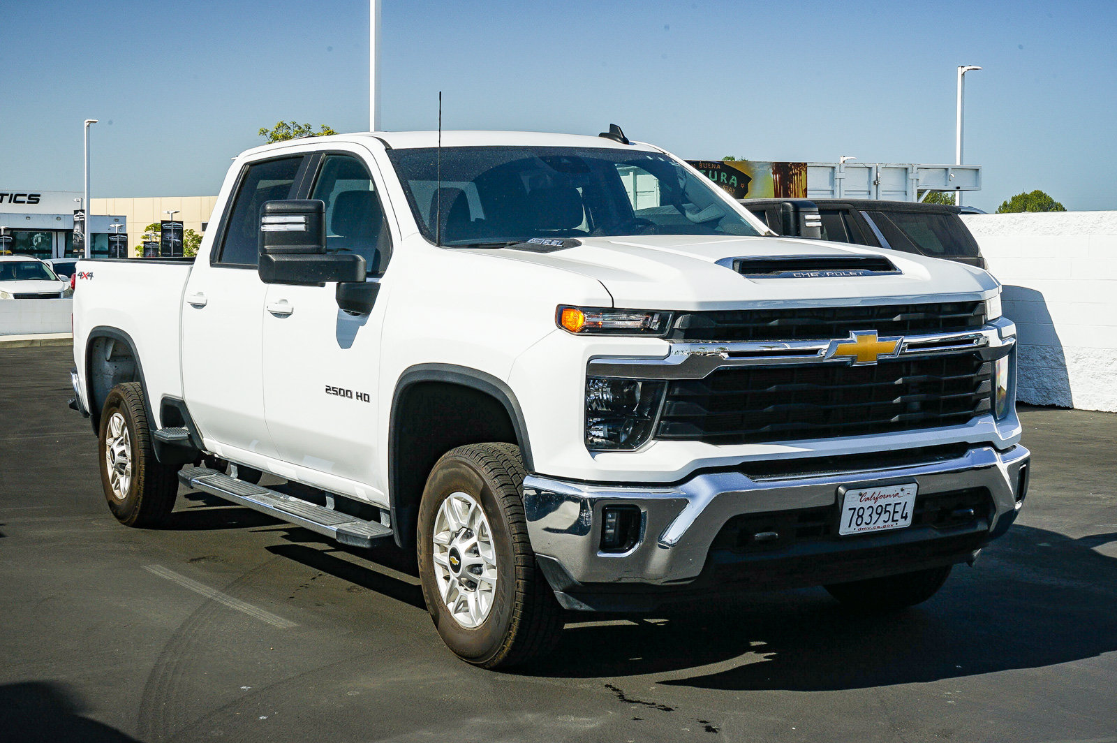 Used 2025 Chevrolet Silverado 2500 LT w/ Convenience Package AWD/4WD image 3