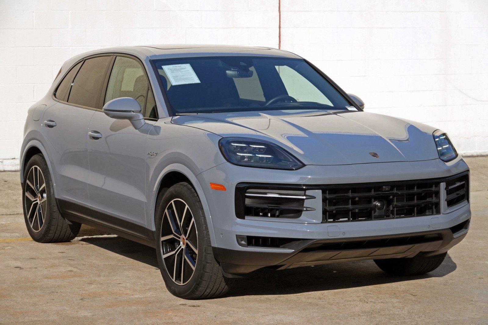 Used 2025 Porsche Cayenne E-Hybrid w/ Premium Package Plus AWD/4WD image 62