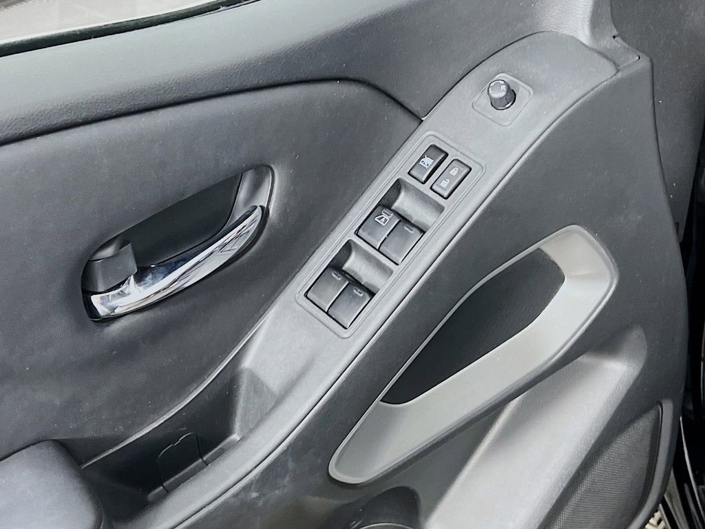 Used 2022 Nissan Frontier SV image 17