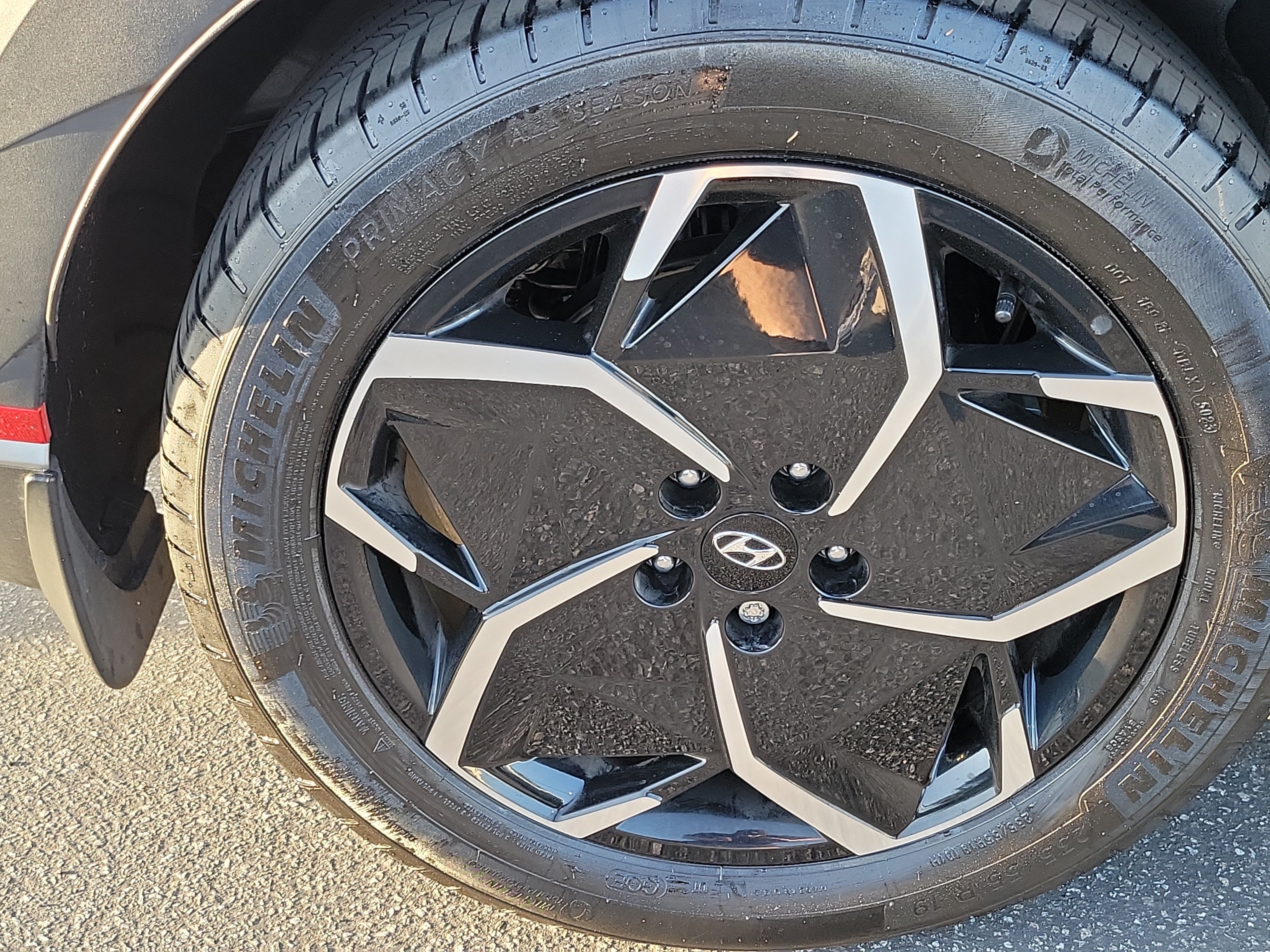 Certified 2024 Hyundai Ioniq 5 SEL RWD image 25