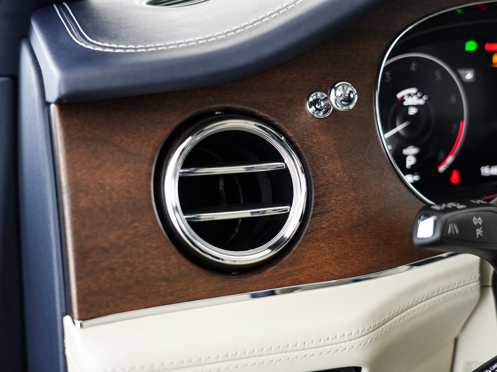 Certified 2023 Bentley Bentayga AWD/4WD image 19