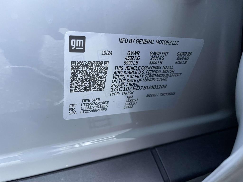 Used 2025 Chevrolet Silverado EV LT w/ LPO, Cargo Security Package AWD/4WD image 10