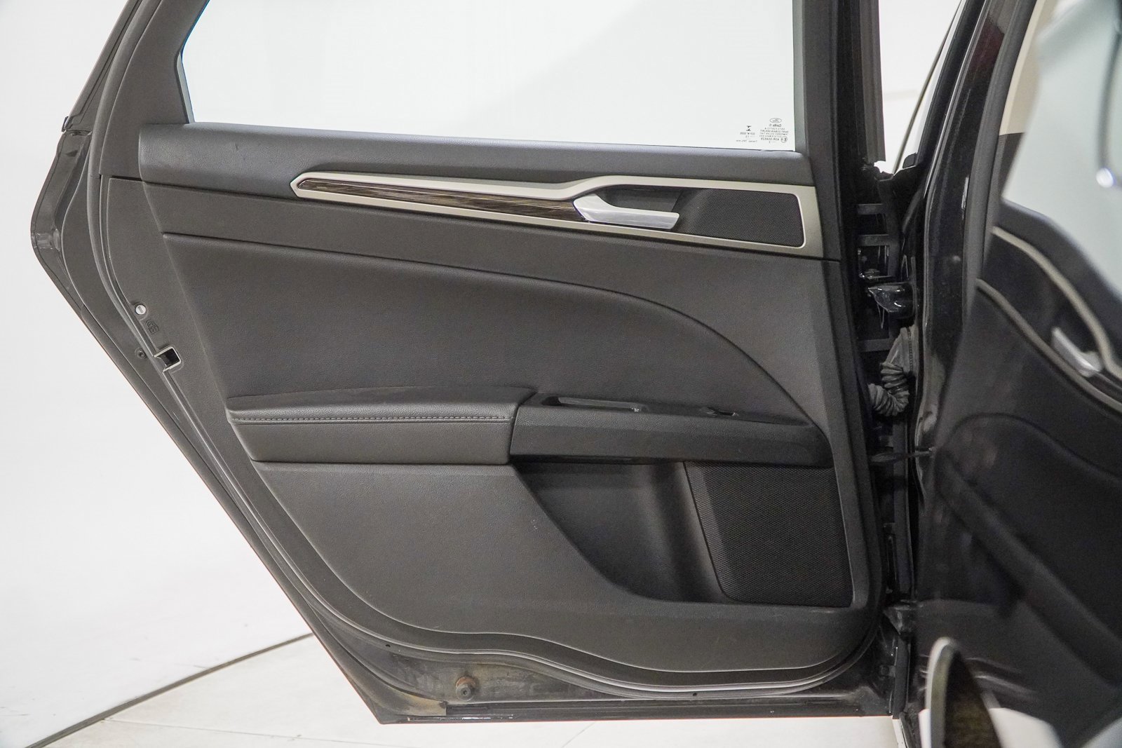 Used 2015 Ford Fusion SE w/ Equipment Group 202A image 41