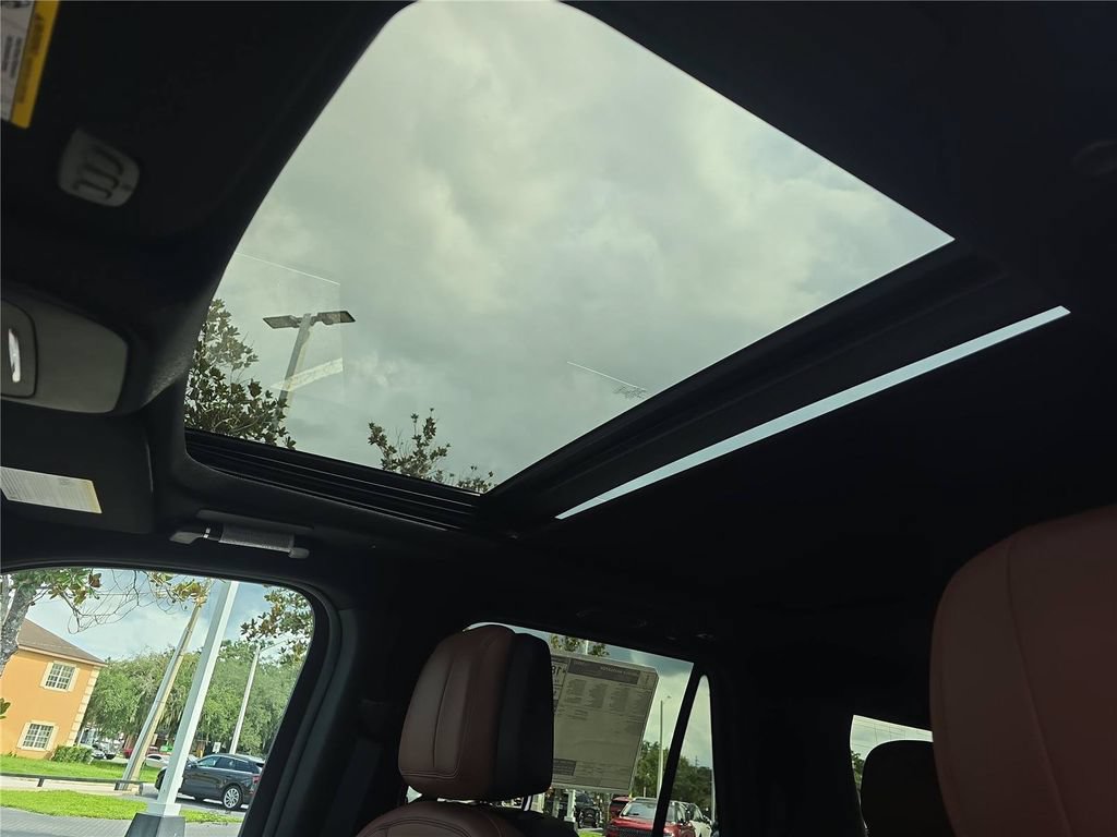 New 2027 Lincoln Navigator L Reserve RWD image 21