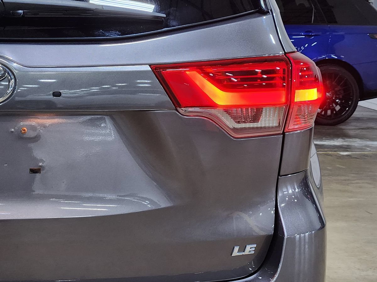 Used 2019 Toyota Highlander Plus FWD image 22