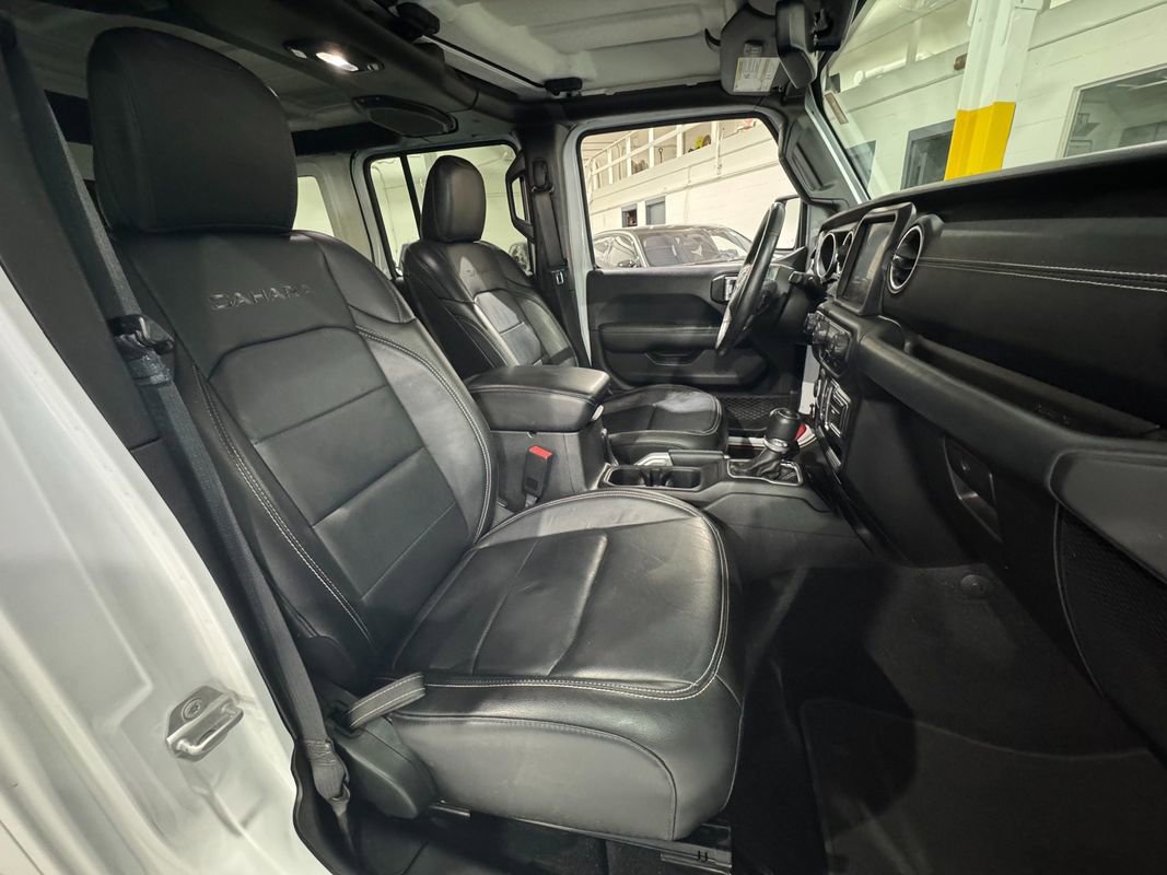 Used 2018 Jeep Wrangler Unlimited Sahara image 39