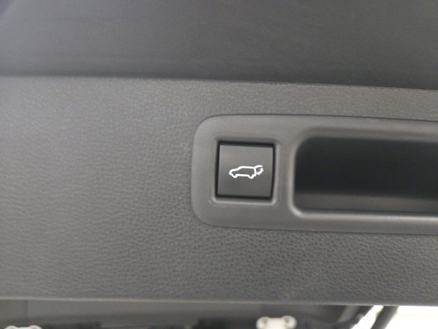 New 2026 Toyota Highlander Platinum image 16