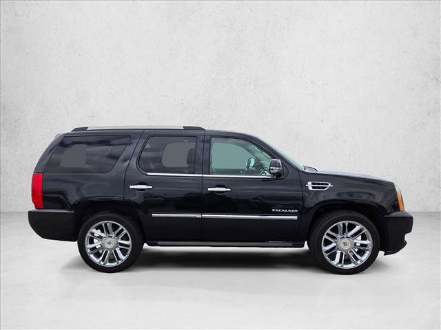Used 2013 Cadillac Escalade Platinum AWD/4WD image 4