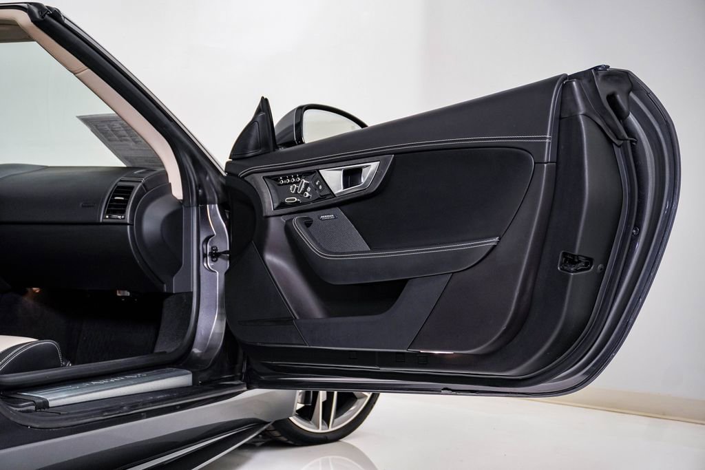 Used 2016 Jaguar F-TYPE R image 20