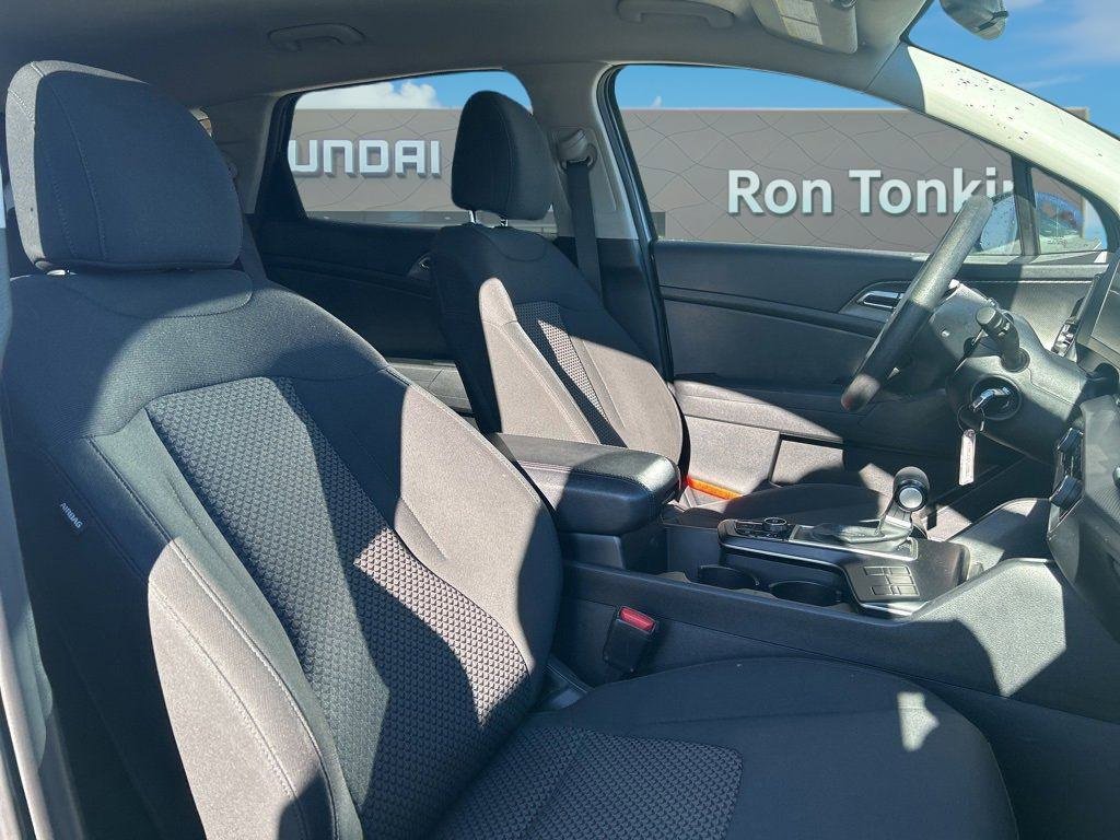 Used 2023 Kia Sportage LX image 11