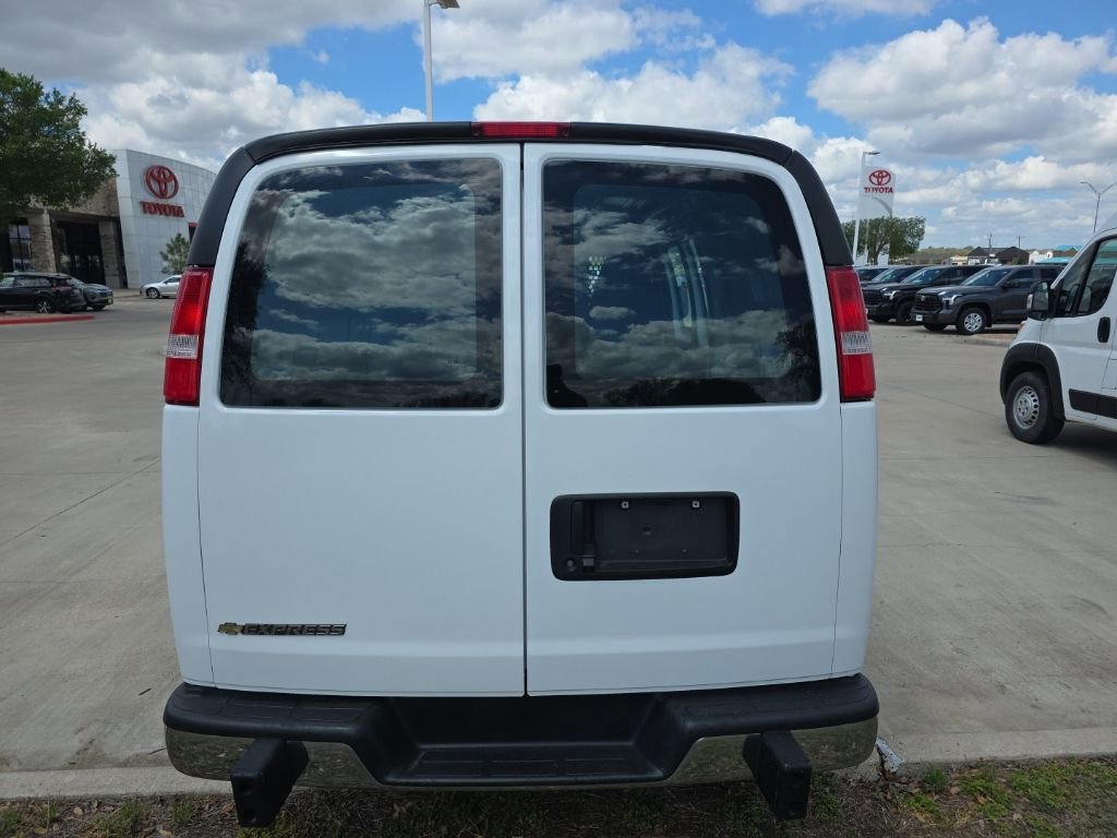 Used 2024 Chevrolet Express 2500 w/ Driver Convenience Package image 6