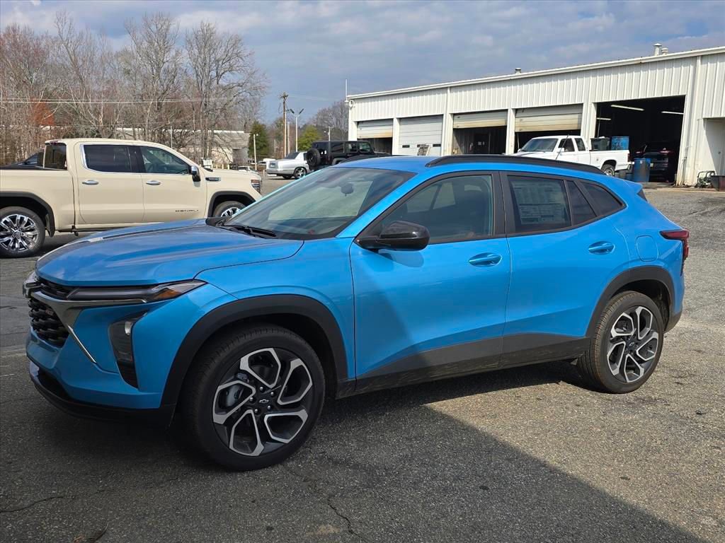 New 2026 Chevrolet Trax RS w/ Driver Confidence Package image 2