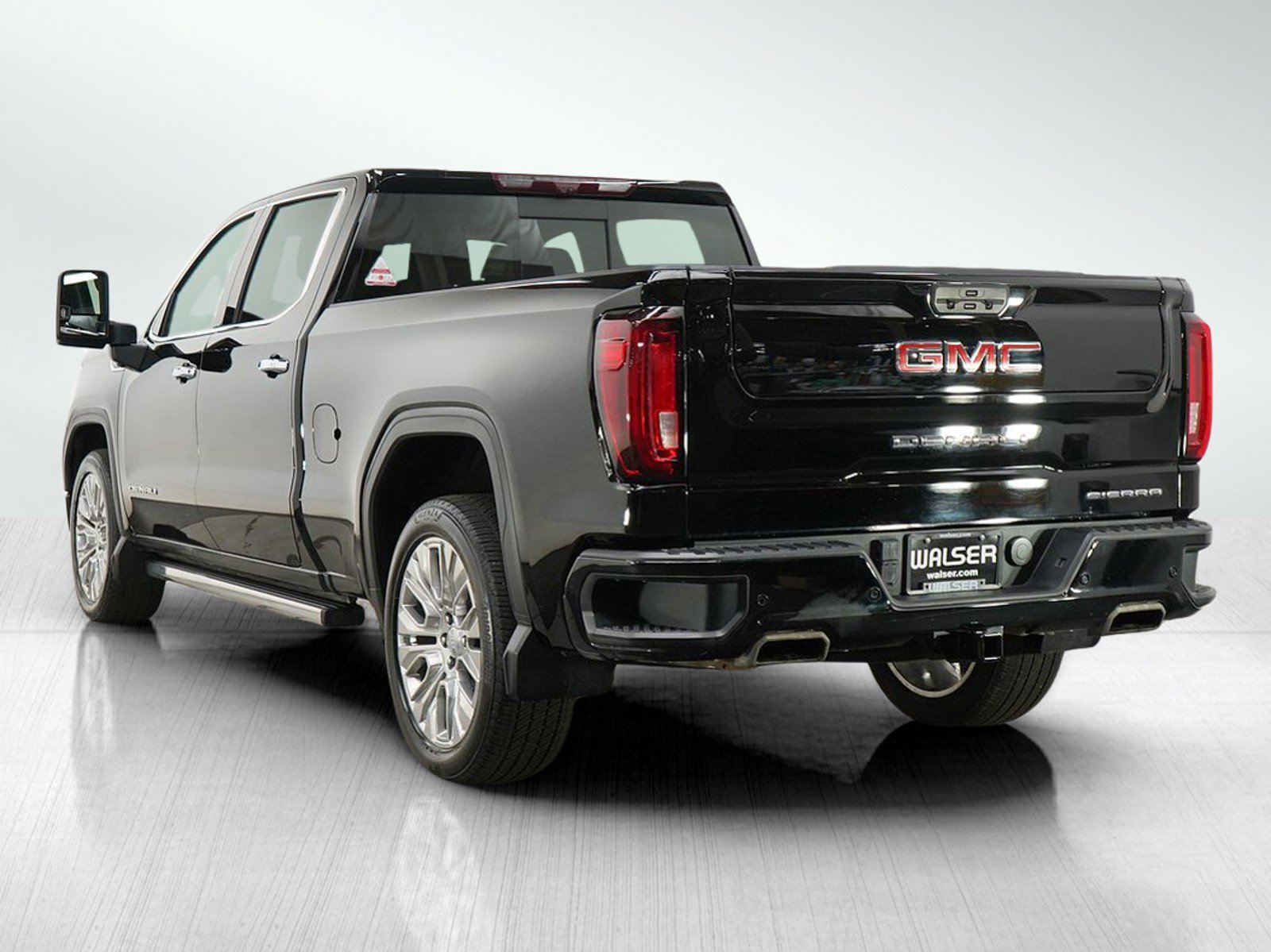 Used 2022 GMC Sierra 1500 Denali w/ Denali Premium Package AWD/4WD image 3