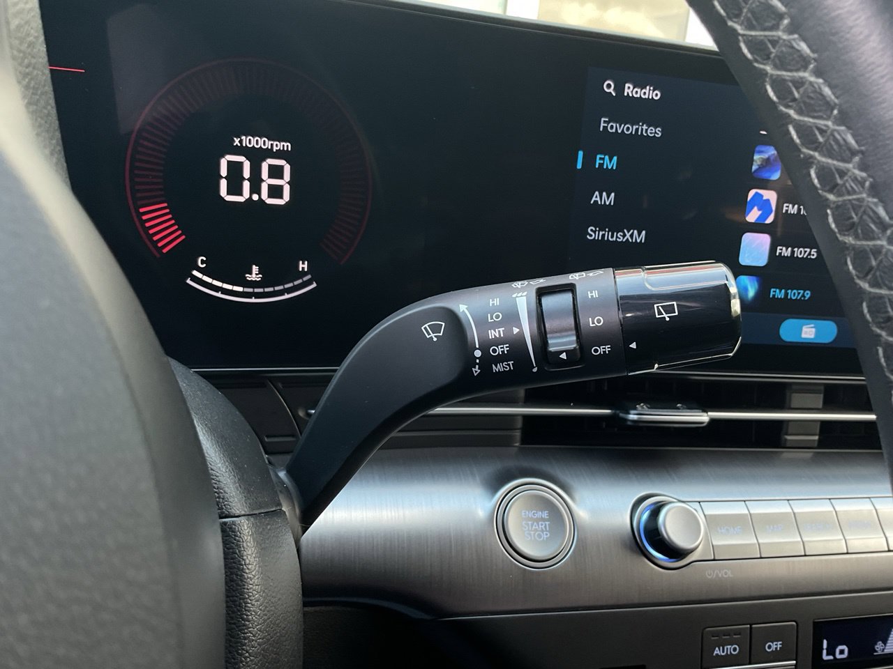 Used 2025 Hyundai Kona SEL FWD image 35