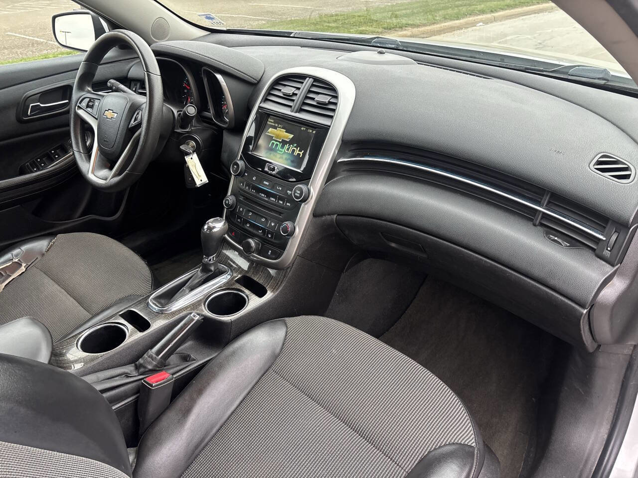 Used 2015 Chevrolet Malibu LT FWD image 11