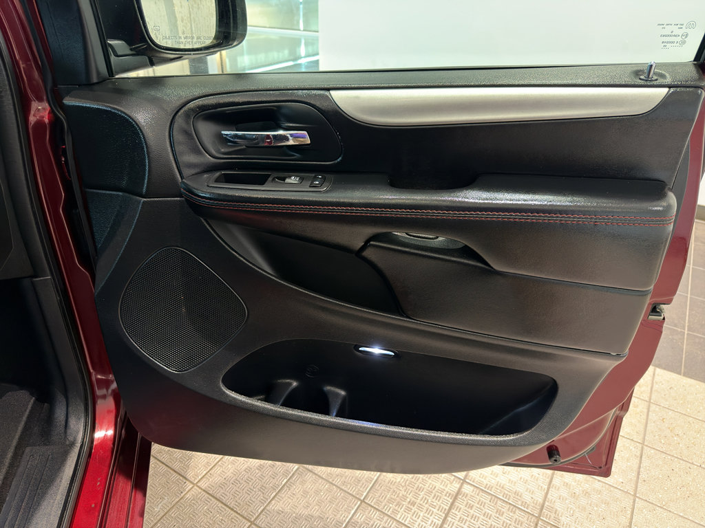 Used 2020 Dodge Grand Caravan GT FWD image 22
