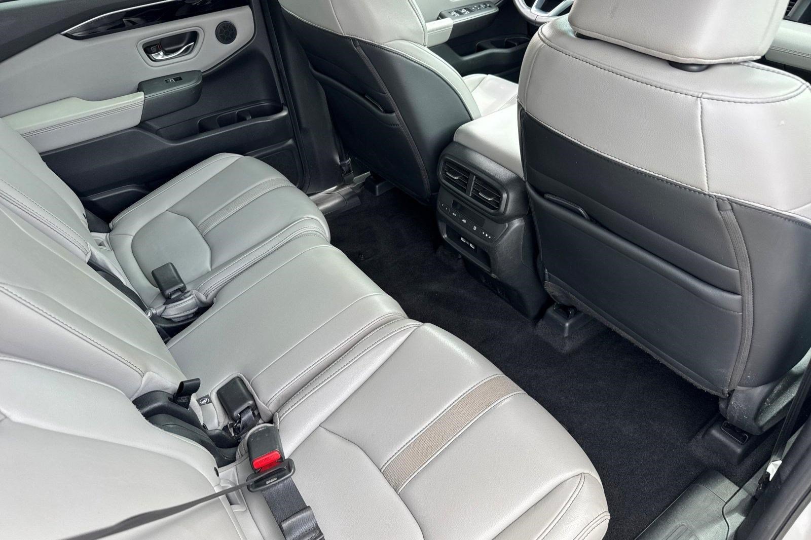 Certified 2023 Honda Pilot Touring image 33
