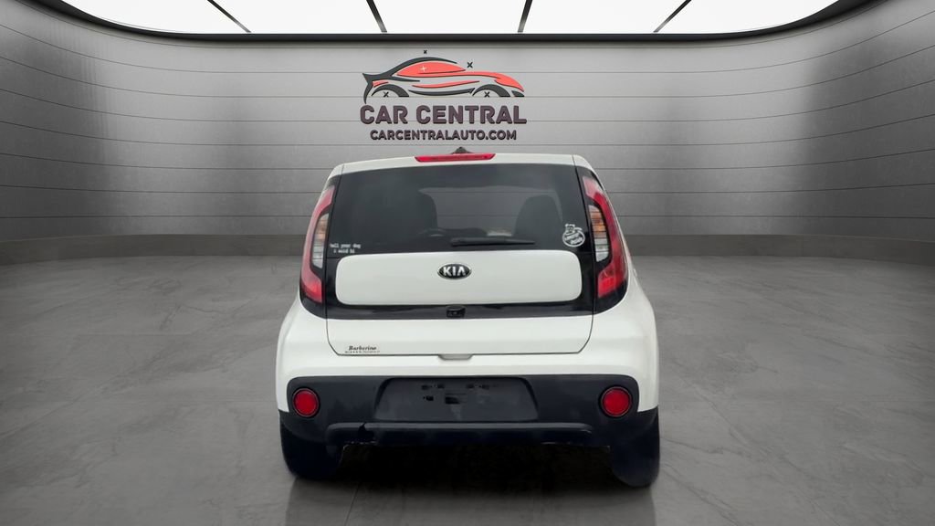 Used 2017 Kia Soul w/ Convenience Package image 4