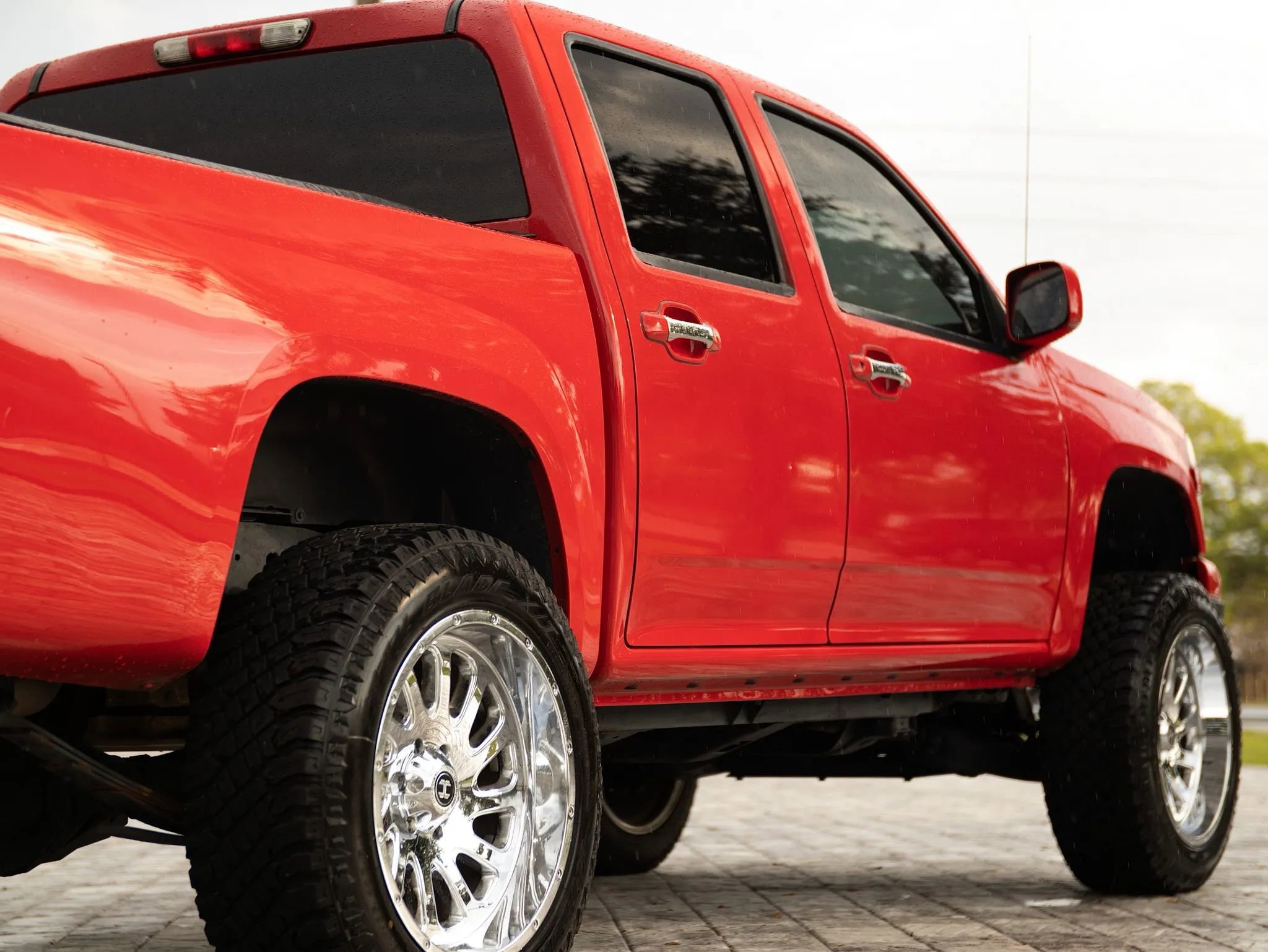 Used 2012 Chevrolet Colorado LT AWD/4WD image 16