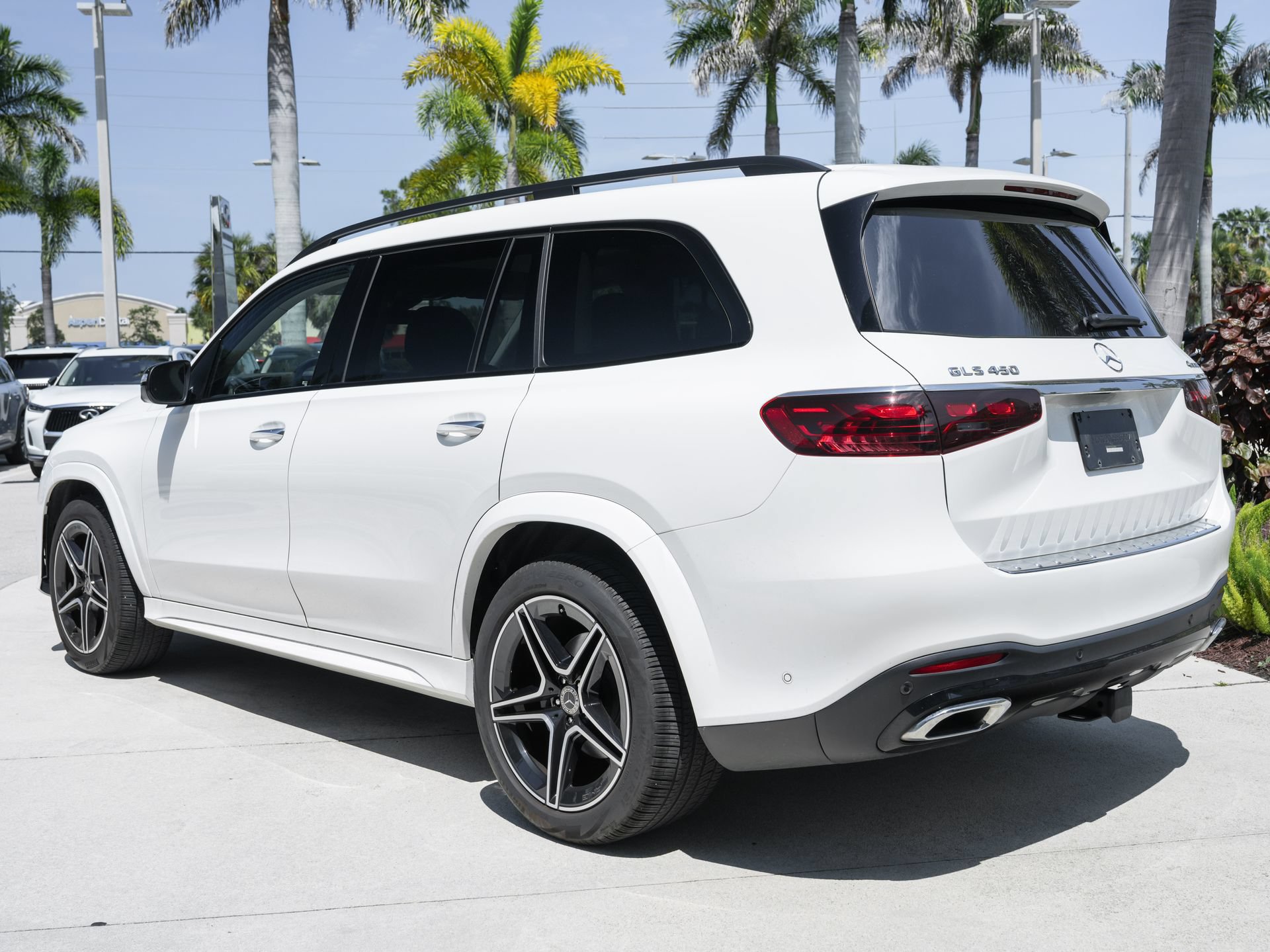Used 2025 Mercedes-Benz GLS 450 4MATIC image 8