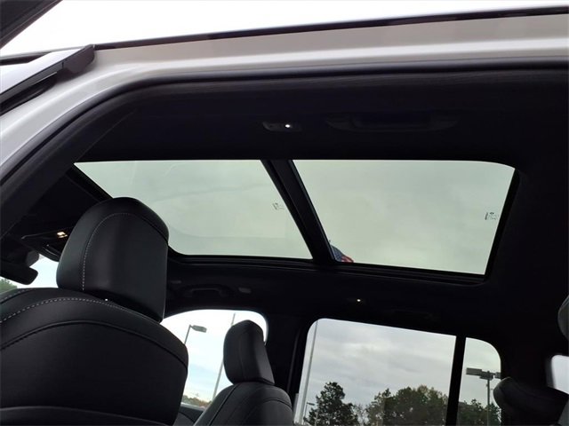 New 2025 Jeep Grand Cherokee Limited image 9