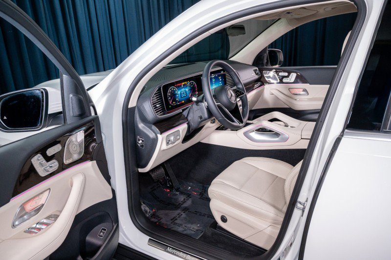 New 2026 Mercedes-Benz GLS 450 4MATIC image 11