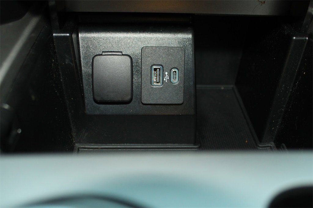 Used 2020 Ford Explorer XLT w/ Comfort Package image 31