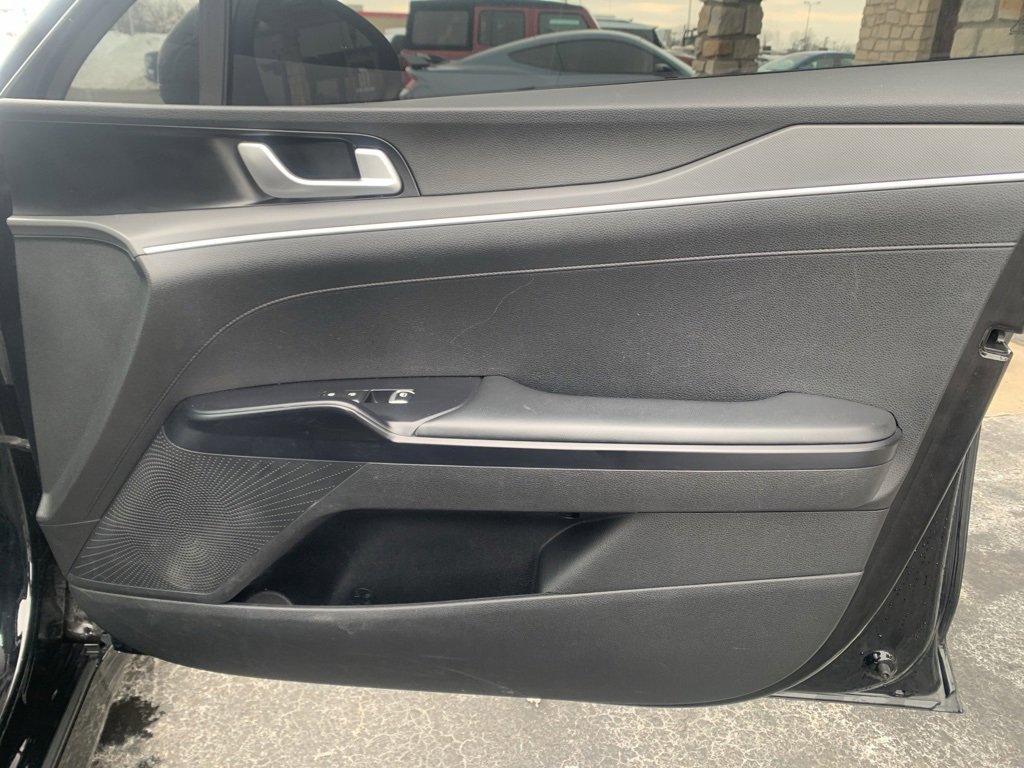 Used 2022 Kia K5 LXS image 19
