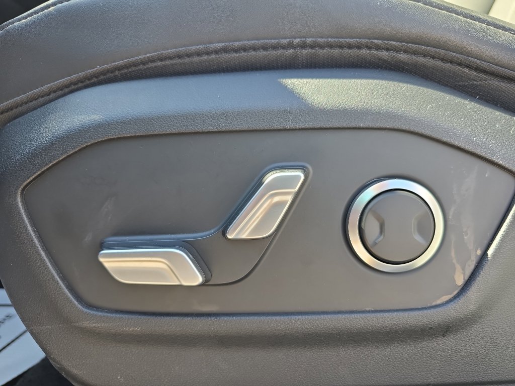 Used 2025 Hyundai Santa Fe SEL AWD/4WD image 11