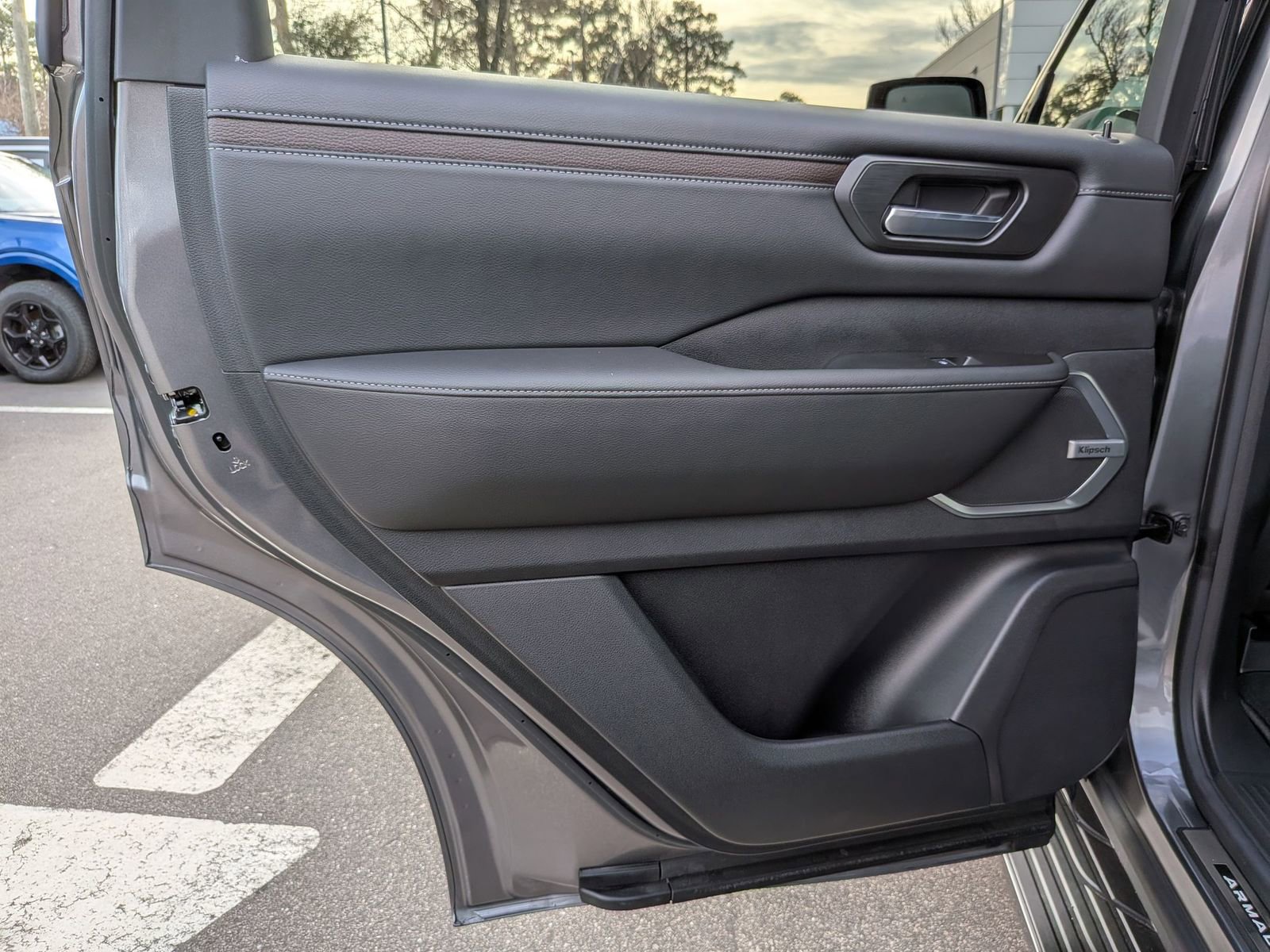 Used 2025 Nissan Armada Platinum Reserve image 28