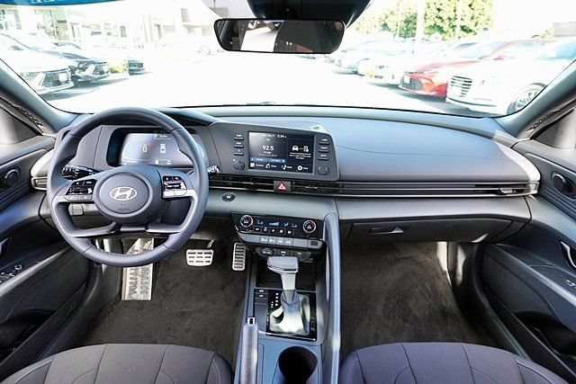 Certified 2026 Hyundai Elantra Sport FWD image 17