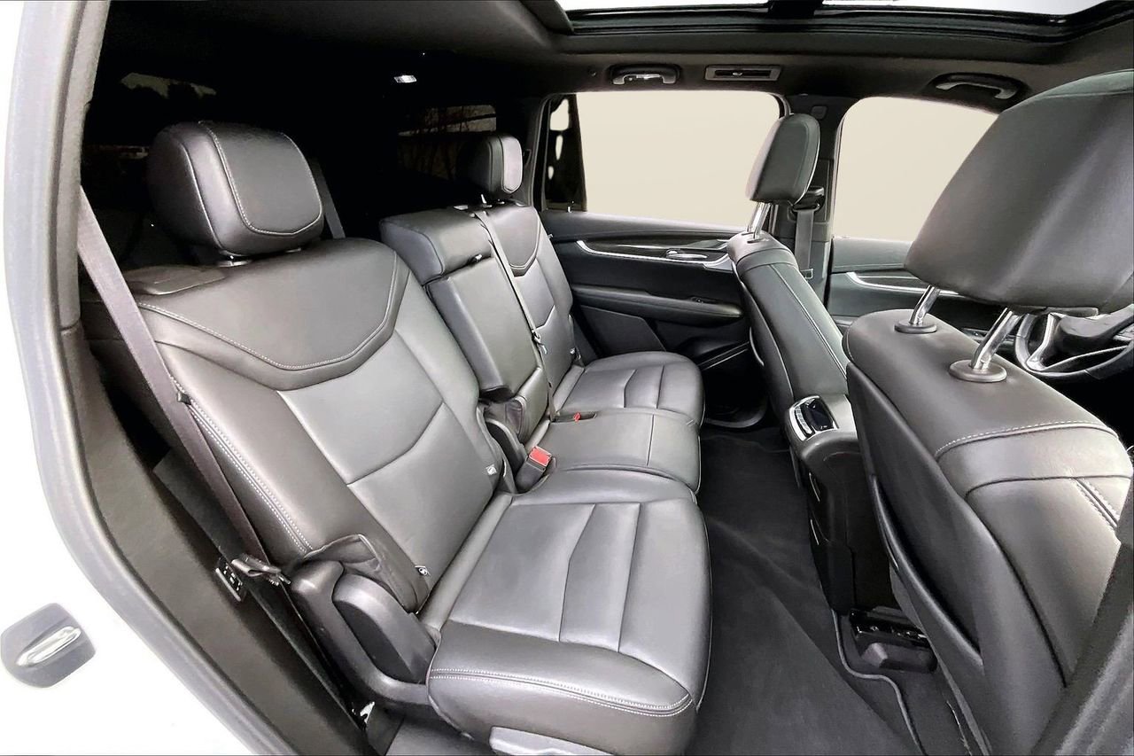 Used 2024 Cadillac XT6 Sport image 25