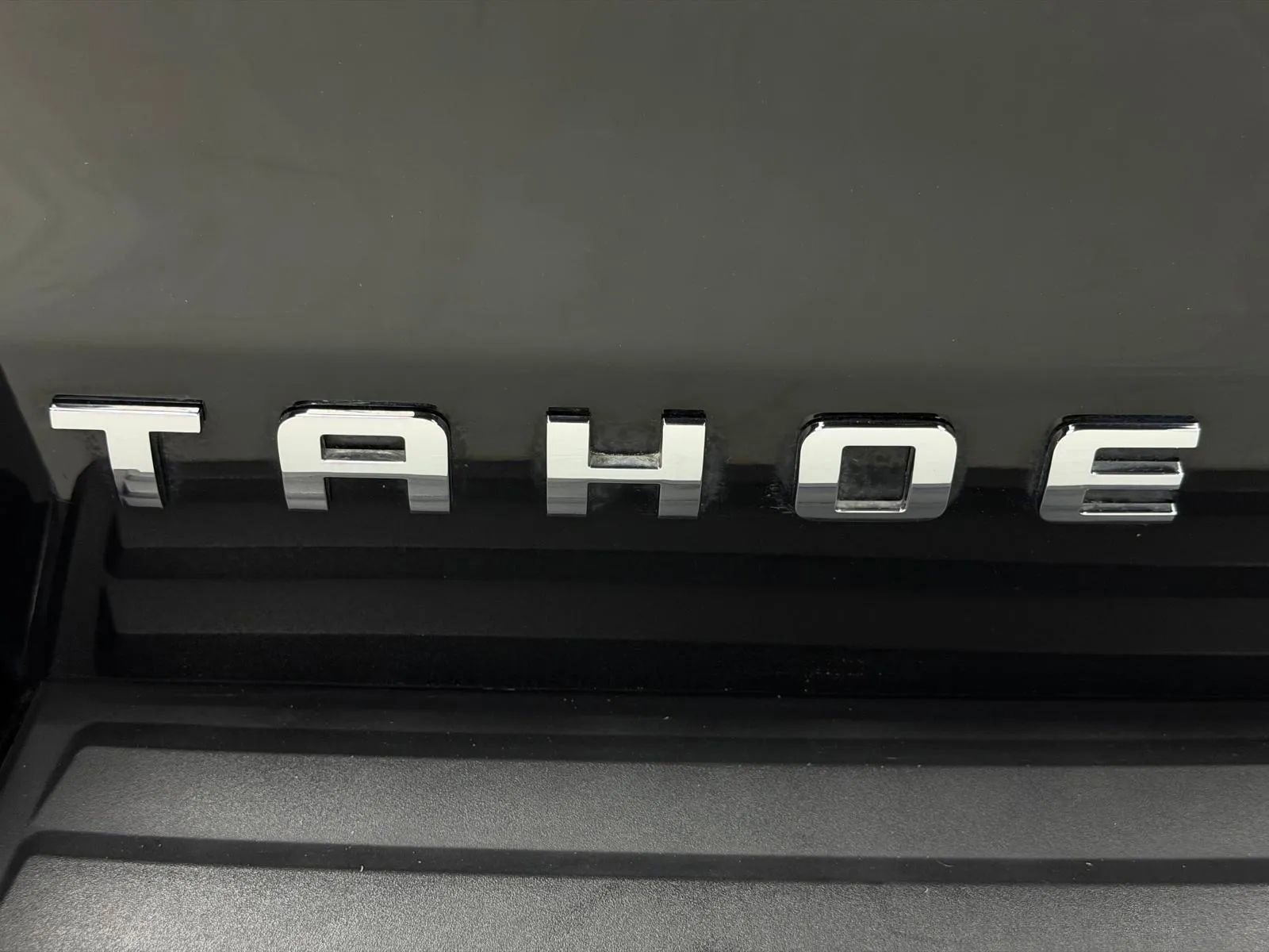 Used 2016 Chevrolet Tahoe LTZ AWD/4WD image 9