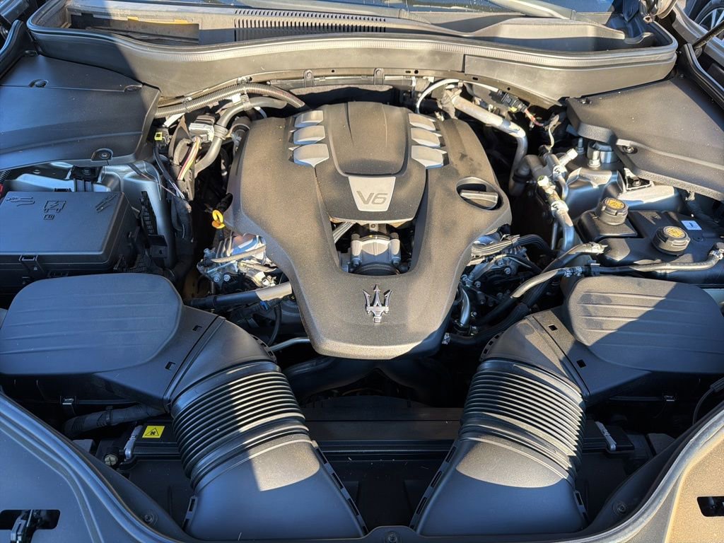 Used 2020 Maserati Levante GranLusso image 15