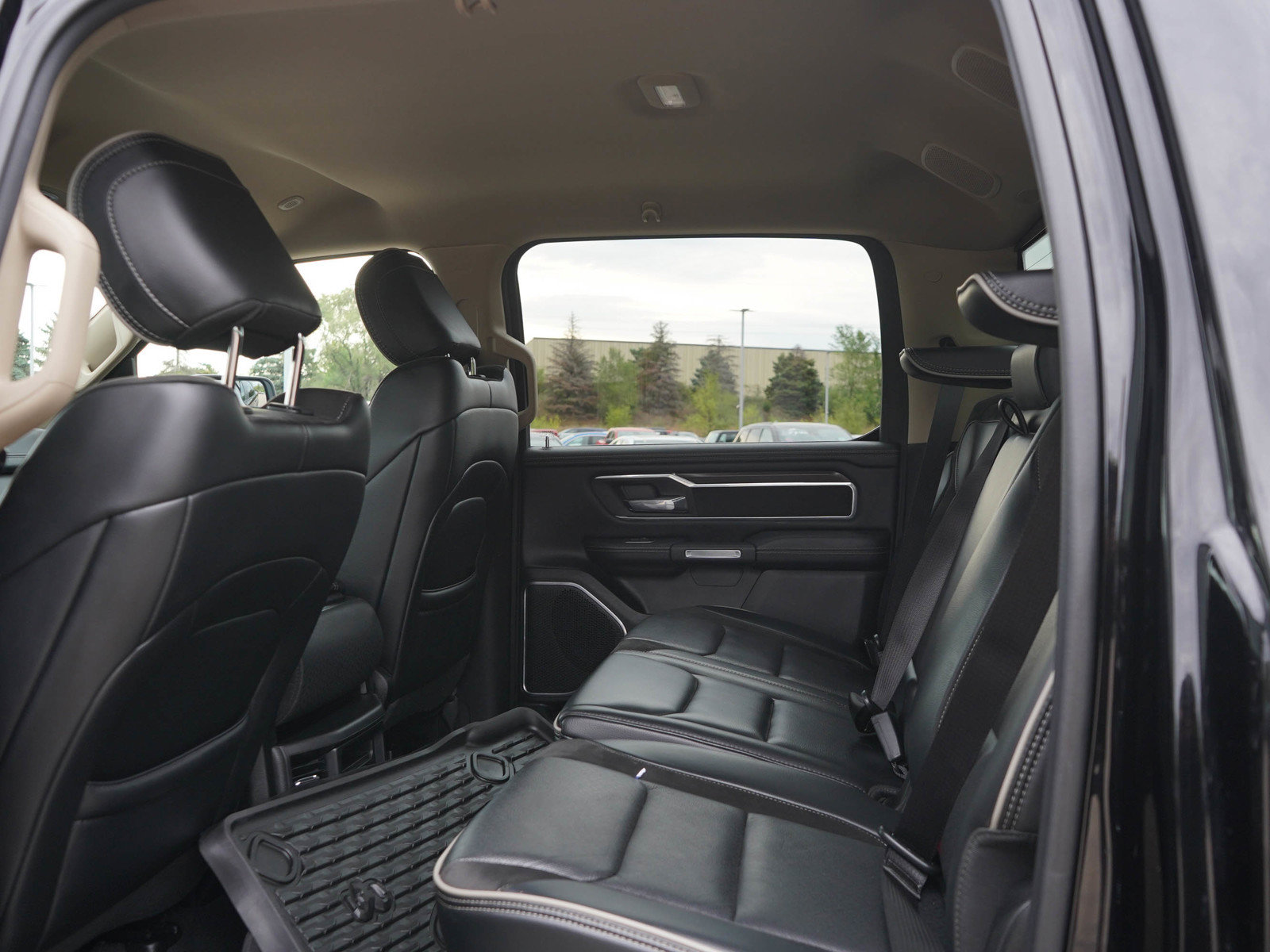 Used 2021 RAM 1500 Laramie AWD/4WD image 15