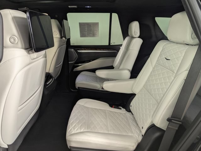 Used 2025 Cadillac Escalade Sport Platinum w/ LPO, Floor Liner Package AWD/4WD image 16